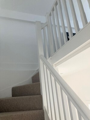 Interior - 4 bedroom house in the heart of wolverhampton (Wolverhampton)