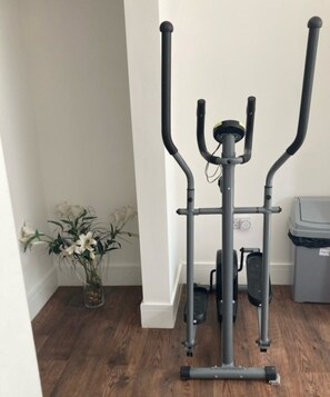 Fitness facility - 4 bedroom house in the heart of wolverhampton (Wolverhampton)