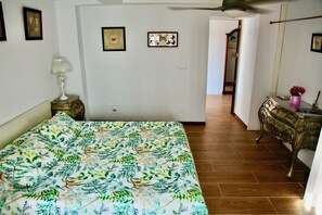 10 makuuhuonetta, työpöytä, silitysrauta/-lauta, ilmainen Wi-Fi