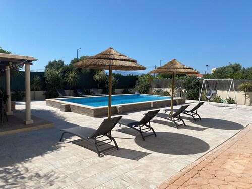 Villa with (heated) private pool within walking distance of Ferragudo