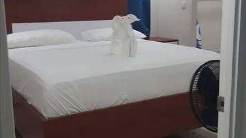 Apartment | 2 bedrooms, iron/ironing board, free WiFi, bed sheets