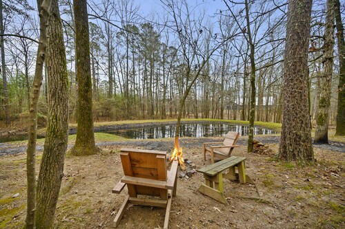 Orange Blossom | Sleeps 6 | Pond View Deck, Fireplace & Near Beavers Bend