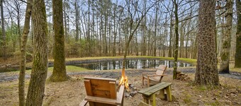 Orange Blossom | Sleeps 6 | Pond View Deck, Fireplace & Near Beavers Bend