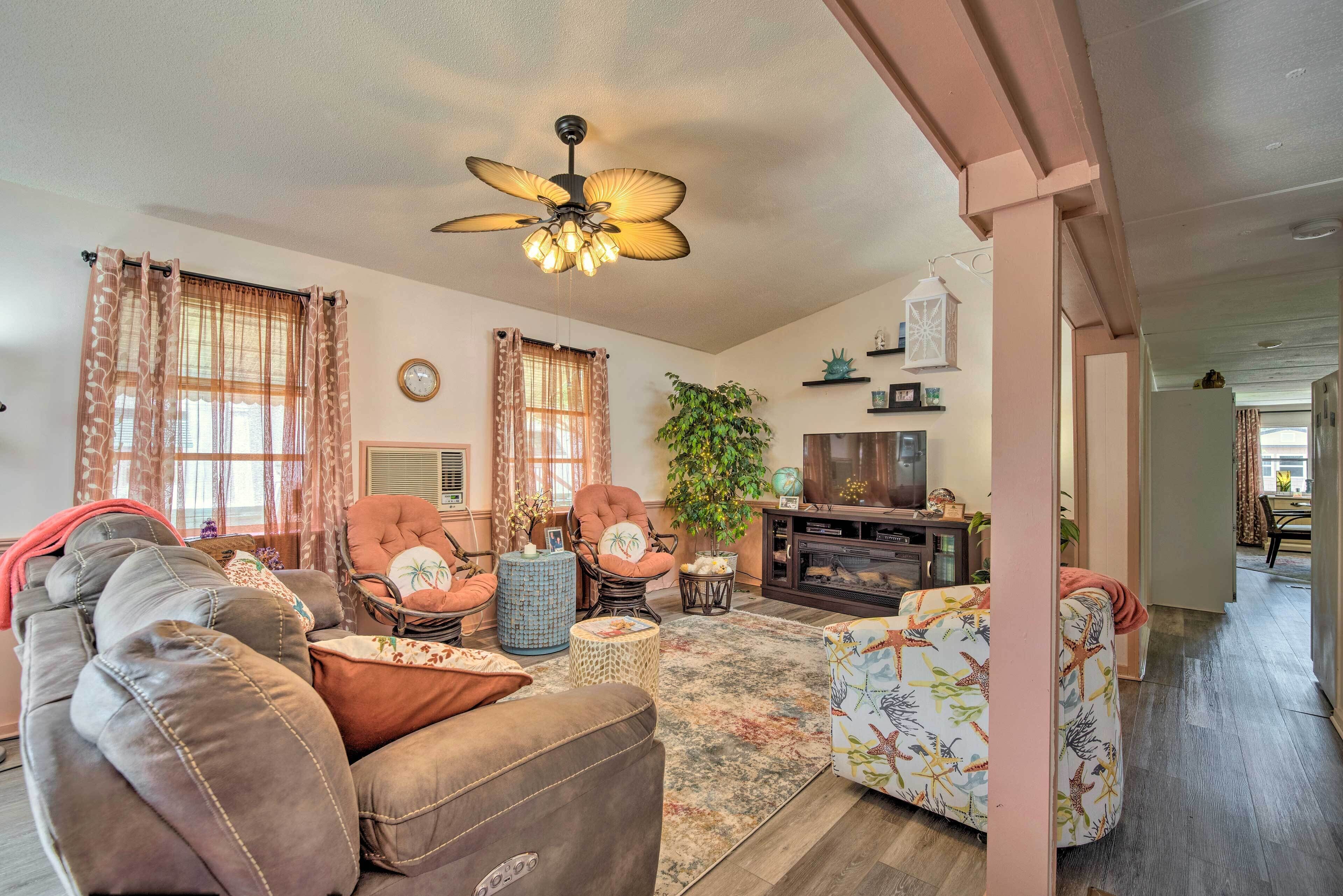 Homosassa Retreat w/ Sunroom & Canal Views!