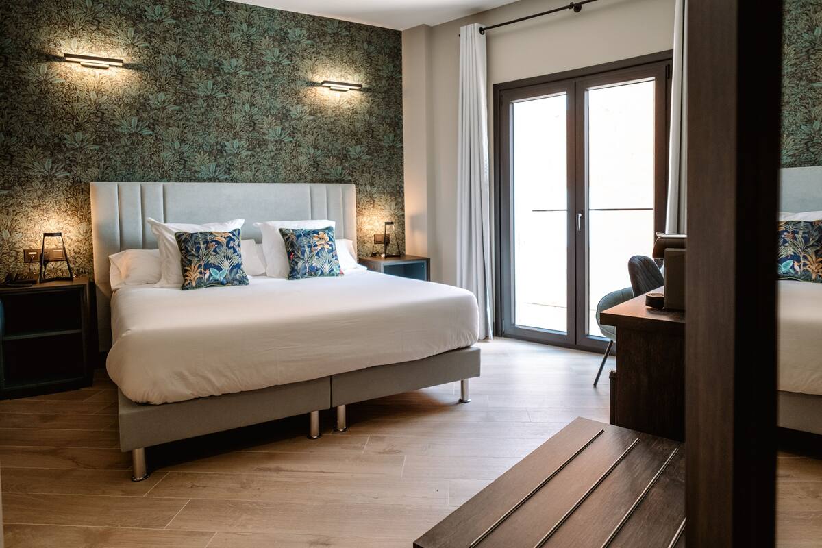 1 bedroom, in-room safe, free WiFi