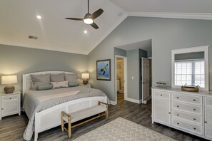 2 عدّة غرف نوم ومكواة/لوح كي وواي فاي مجانًا وملاءات أسرّة