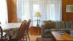 Televisión, chimenea y tenis de mesa 