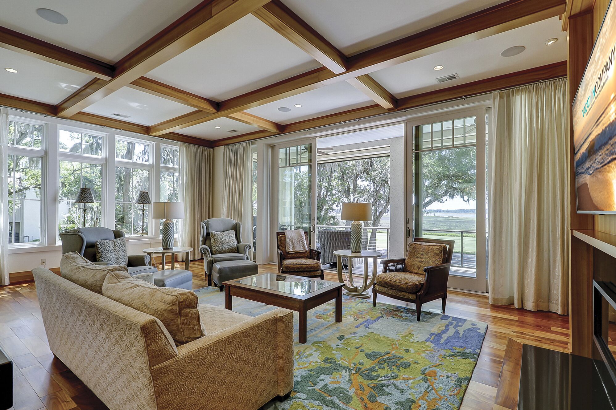 TV connectée, cheminée