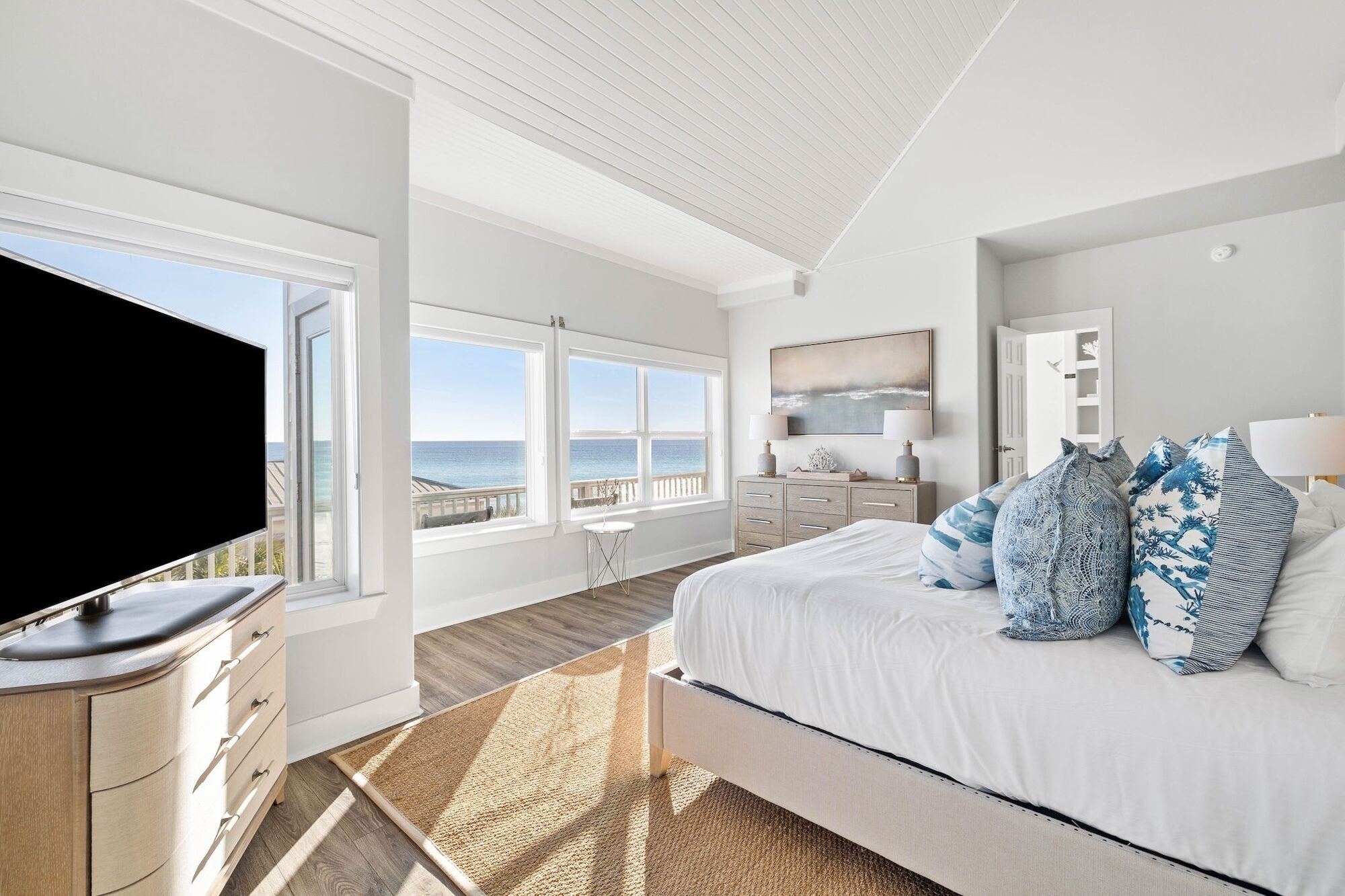 6 bedrooms, free WiFi, bed sheets