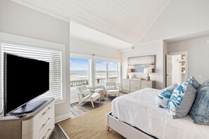 6 bedrooms, free WiFi, bed sheets - Spend Summer at this Gulf View Home with Private Pool and Low-Speed Vehicle (Santa Rosa Beach)