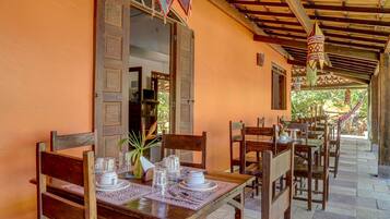 Desayuno buffet incluido todos los dĂas