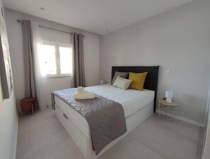 1 Schlafzimmer, Zimmersafe, Bügeleisen/Bügelbrett, Reisekinderbett