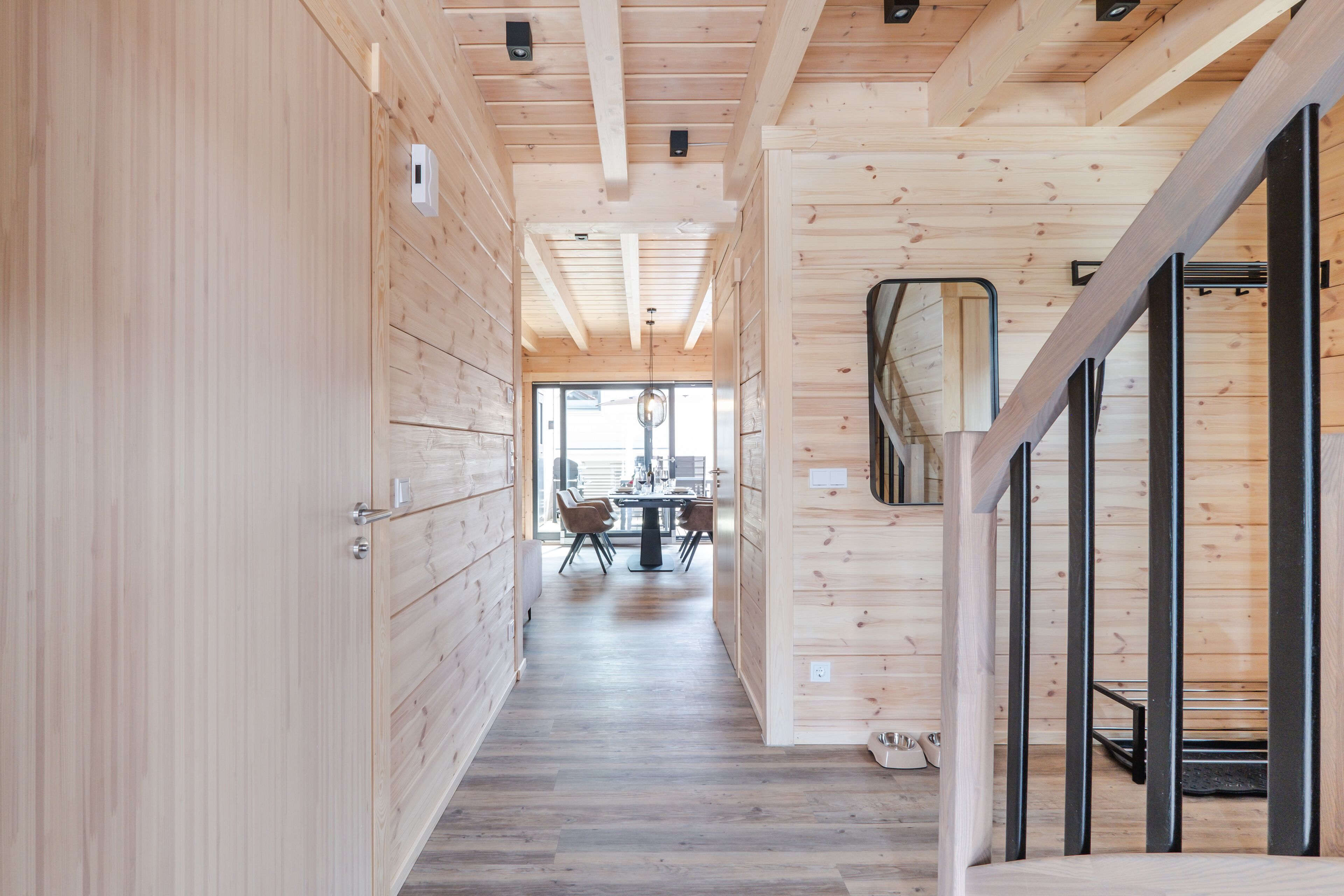 Bergwaldchalet Komfort | บริเวณนั่งเล่น | สมาร์ททีวี 50 นิ้ว พร้อมช่องดาวเทียม, ทีวี