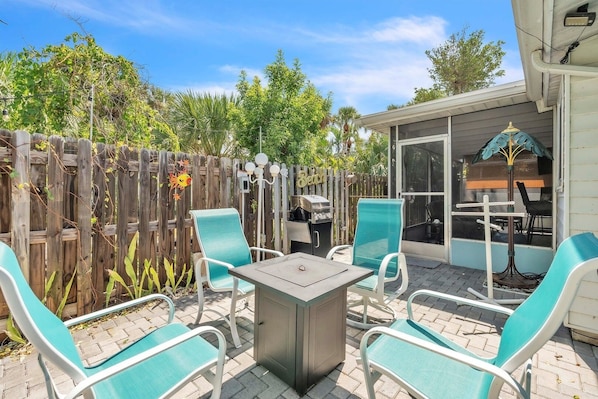 Villa, 2 Bedrooms | Outdoor dining