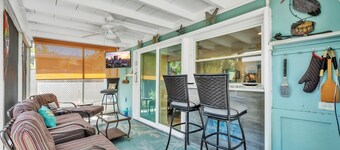 Beach N Bay 204 1 Bedroom Villa by RedAwning