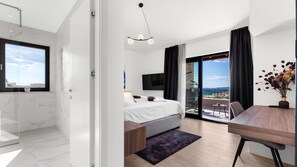 4 habitaciones, tabla de planchar con plancha, wifi y ropa de cama