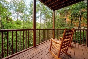 Property grounds - Free Tickets | Hot Tub, Pool Table, Arcade games, Easy Access "Hidden Gem" (Pigeon Forge)