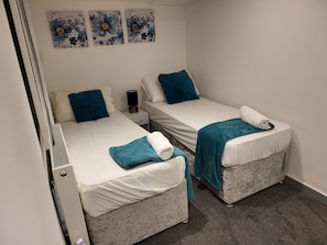 4 sovrum, strykjÀrn/strykbrÀda, gratis wi-fi och sÀngklÀder