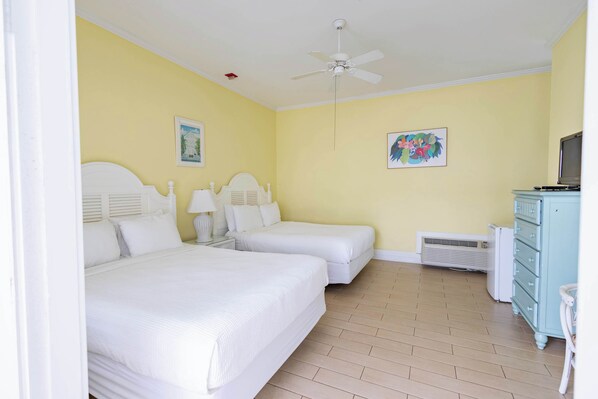 1 bedroom, iron/ironing board, WiFi, bed sheets - Deluxe Queen at Curry Mansion Inn (Key West)