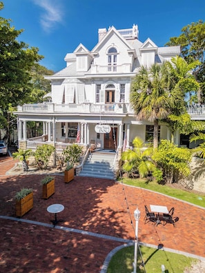Exterior - The Curry Poolside | Ground Floor Two Queens (Key West)