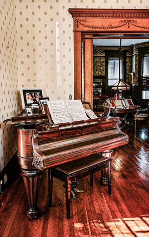 Interior - Deluxe King, Pet Friendly &  - Curry Mansion Inn (Key West)