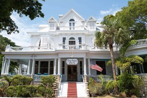 Exterior - Deluxe King, Pet Friendly &  - Curry Mansion Inn (Key West)