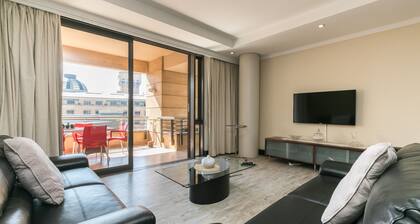 Raphael Penthouse | Square and Mall and Pool Access