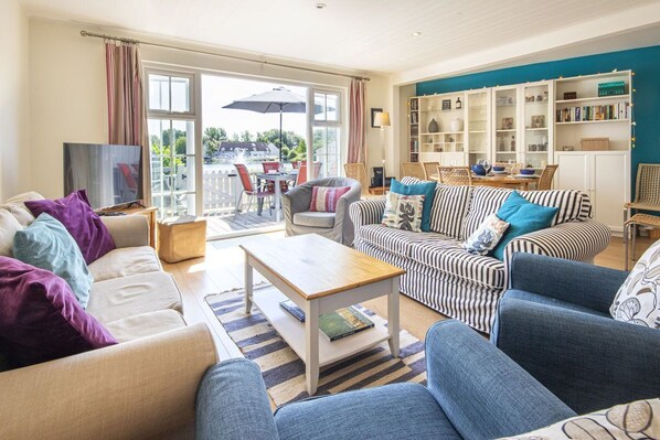 Smart TV, DVD player