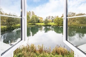 Interior - Isis Lakes 79, Reflections (P) - Lakeside Lodge, On-Site Activities, Sleeps 6 (SOUTH CERNEY)