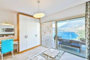 6 bedrooms, iron/ironing board, WiFi, bed sheets - Villa Julia - Six Bedroom Villa, Sleeps 12 (Kalkan Belediyesi)