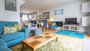 Living area - Isis Lakes 84, Tortola Lodge (P) - Lakeside Lodge, On-Site Activities, Sleeps 8 (South Cerney)
