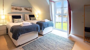 Room - Isis Lakes 84, Tortola Lodge (P) - Lakeside Lodge, On-Site Activities, Sleeps 8 (South Cerney)