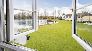 Interior - Isis Lakes 84, Tortola Lodge (P) - Lakeside Lodge, On-Site Activities, Sleeps 8 (South Cerney)