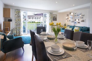 Dining - Isis Lakes 84, Tortola Lodge (P) - Lakeside Lodge, On-Site Activities, Sleeps 8 (South Cerney)