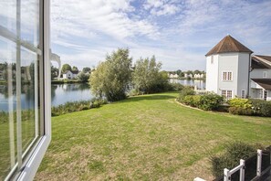 Interior - Windrush Lake 87, The Retreat (P) - Lakeside Lodge, On-site Facilities, Sleeps 6 (South Cerney)