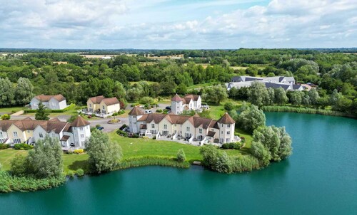 Windrush Lake 87, The Retreat (P) - Lakeside Lodge, On-site Facilities, Sleeps 6