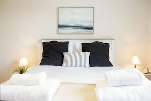 3 bedrooms, iron/ironing board, free WiFi, bed sheets