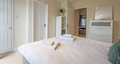 Windrush Lake 88, Waterside