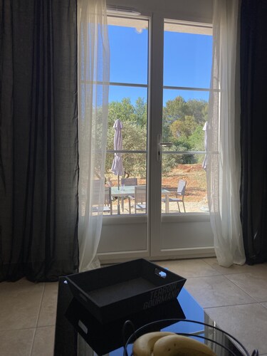 Gite récent Tous Conforts Dans Oliveraie, Le Mas des Oliviers