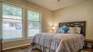 Unclassified image, 2 of 31, button - 34ReddLn|Townhome | Sleeps 4 (Hot Springs Village)