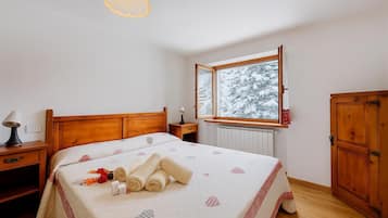 1 bedroom, free WiFi, bed sheets