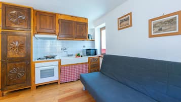 Appartement Familial, 1 chambre (Miramonti 21 Ski In - Ski Out) | Salle de séjour | Télévision