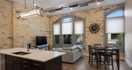 Golden Lofts Unit 3 Downtown Traverse City 2bd/2ba