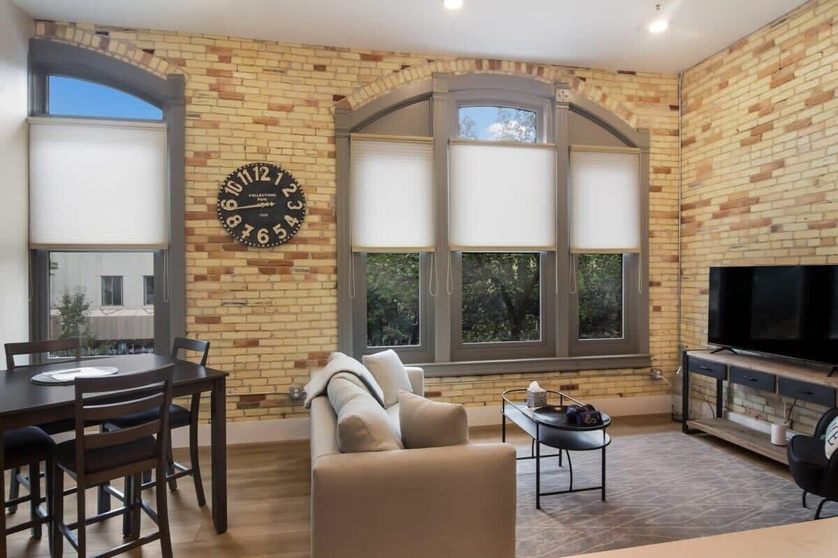 Télévision, espaces bureaux