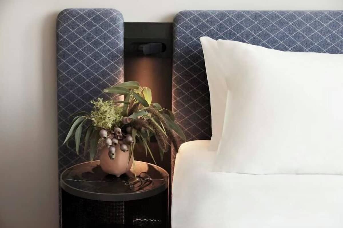 Ropa de cama de alta calidad, minibar, caja fuerte y cortinas opacas