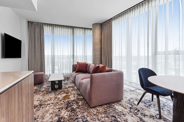 Ropa de cama de alta calidad y minibar