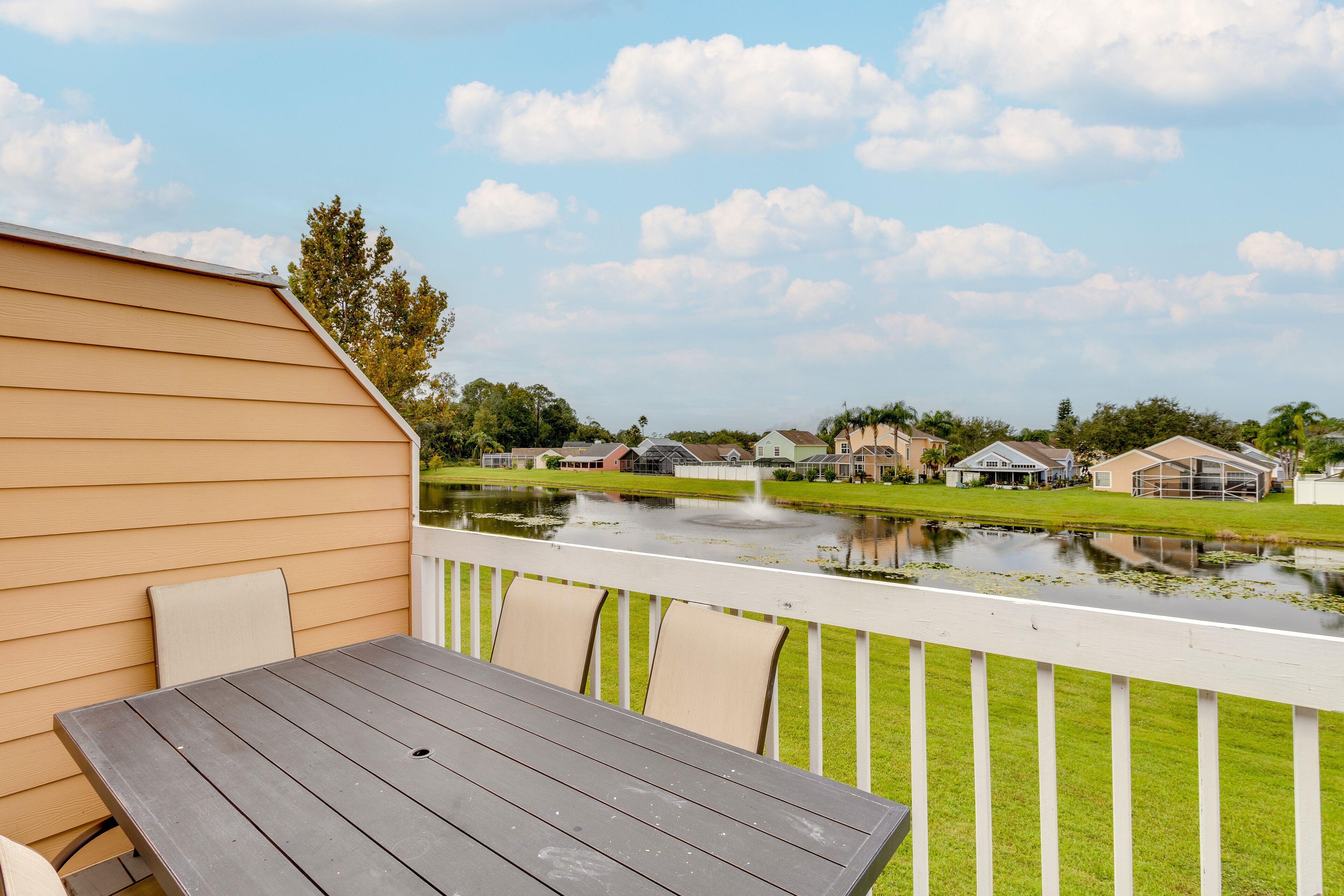 Kissimmee Condo w/ Private Porch < 7 Mi to Disney!