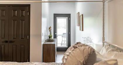 ✸ Luxurious, Modern 3 BR only 1.8mi from Etown Sports Park ✸