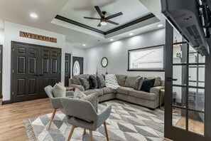 Televisor intel·ligent i llibres