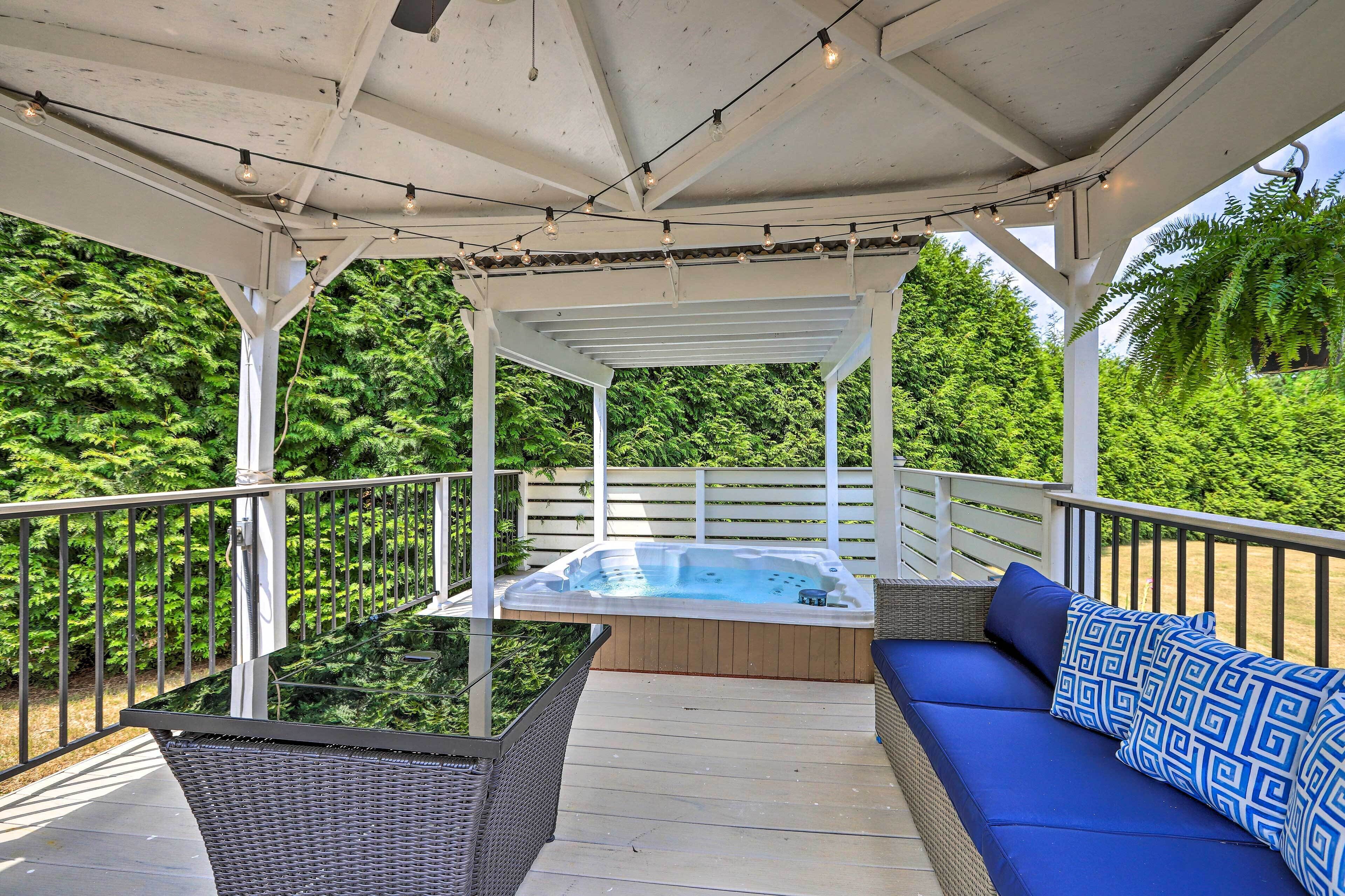 Beautiful Hampton Home w/ Gazebo & Backyard!